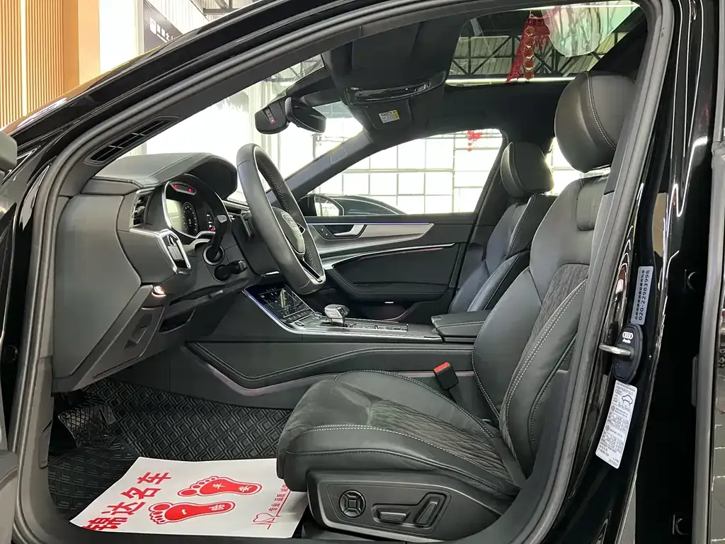 Audi A6L 2021 из CN, фото 8