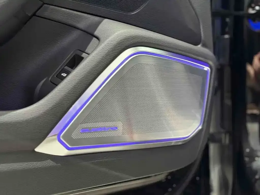 Audi A6L 2023 из CN, фото 7