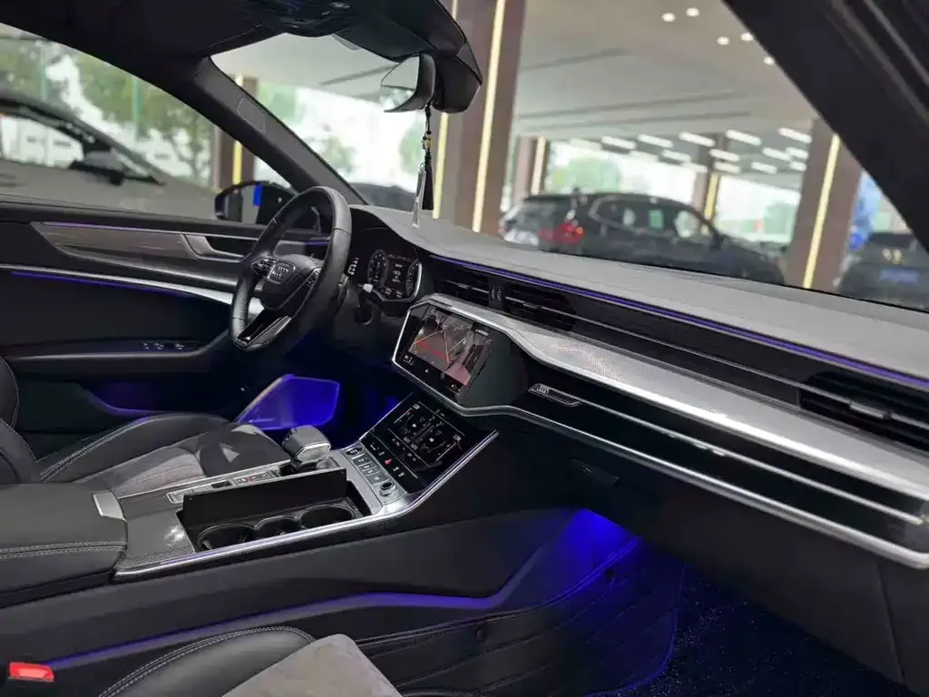 Audi A6L 2023 из CN, фото 9