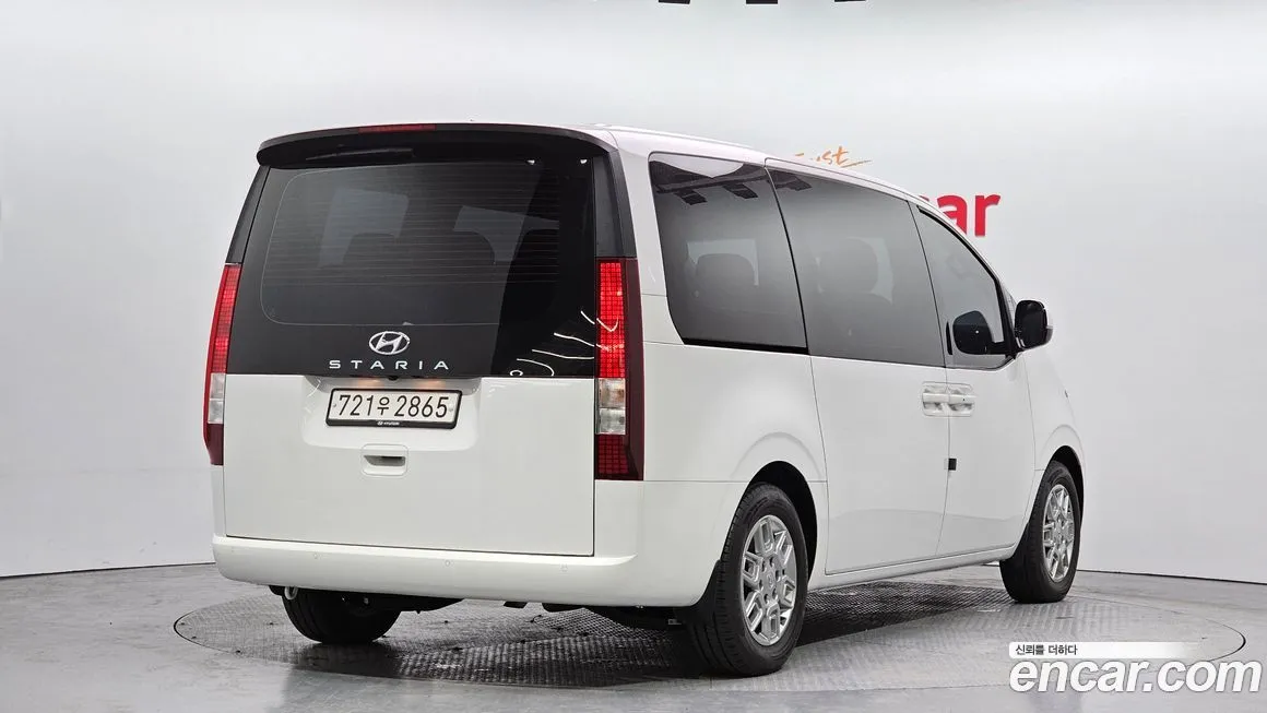 Hyundai Staria — фото 2
