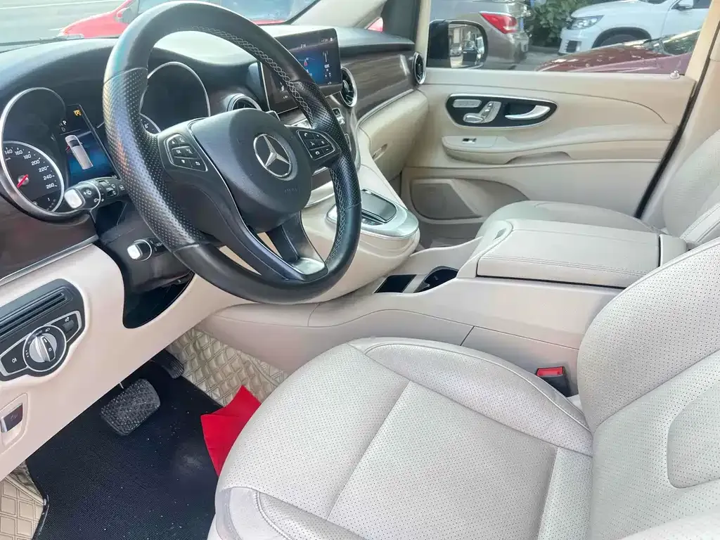 Mercedes-Benz V-Class 2022 из CN, фото 9