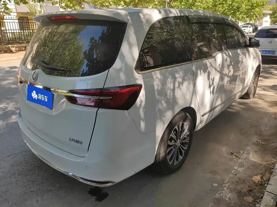 Buick GL8 2023 из CN, фото 3
