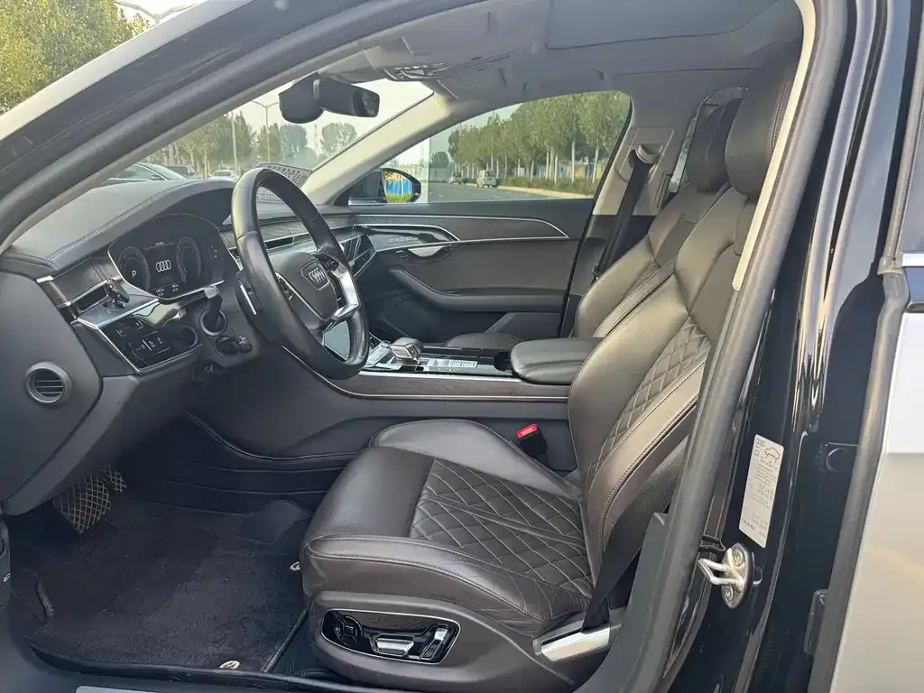 Audi A8 2021 из CN, фото 4