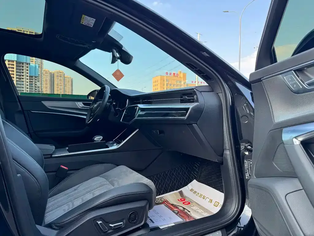 Audi A6L 2024 из CN, фото 8