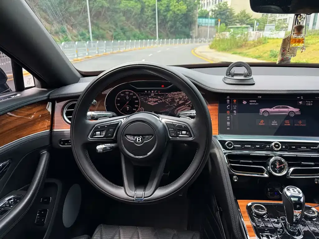 Bentley Flying Spur 2022 из CN, фото 10