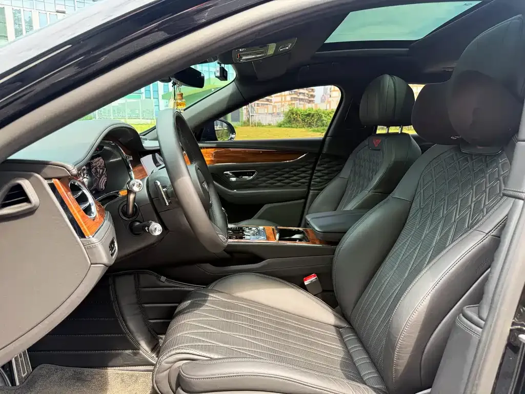 Bentley Flying Spur 2022 из CN, фото 6