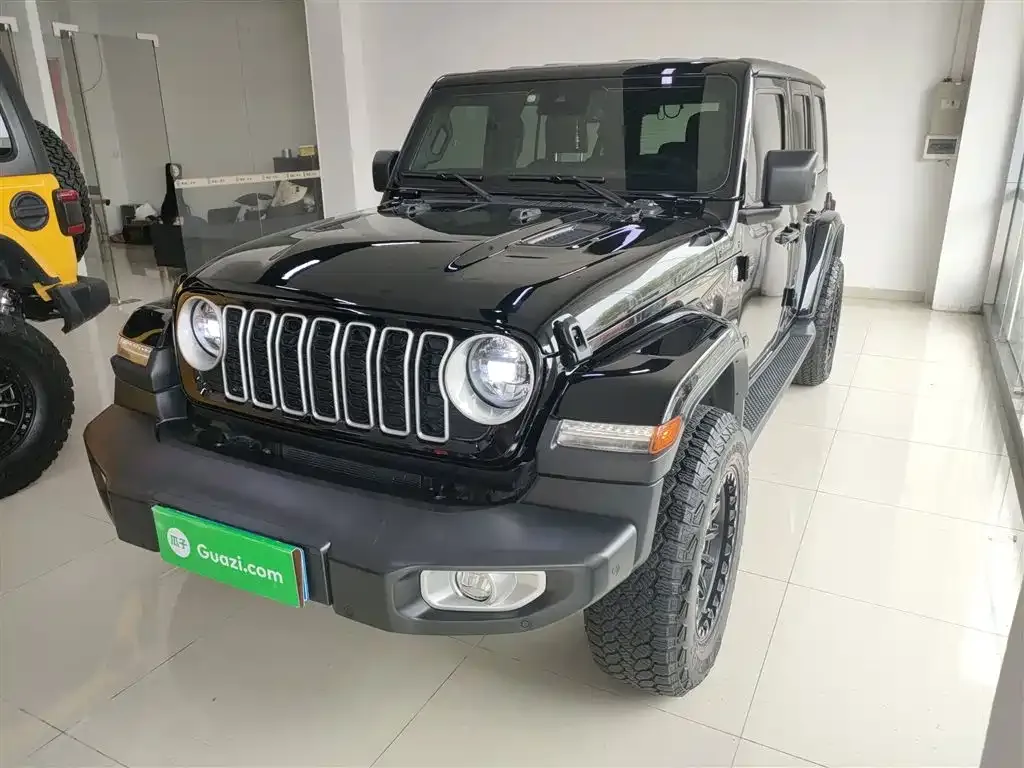 Jeep Wrangler 2023 из CN, фото 1