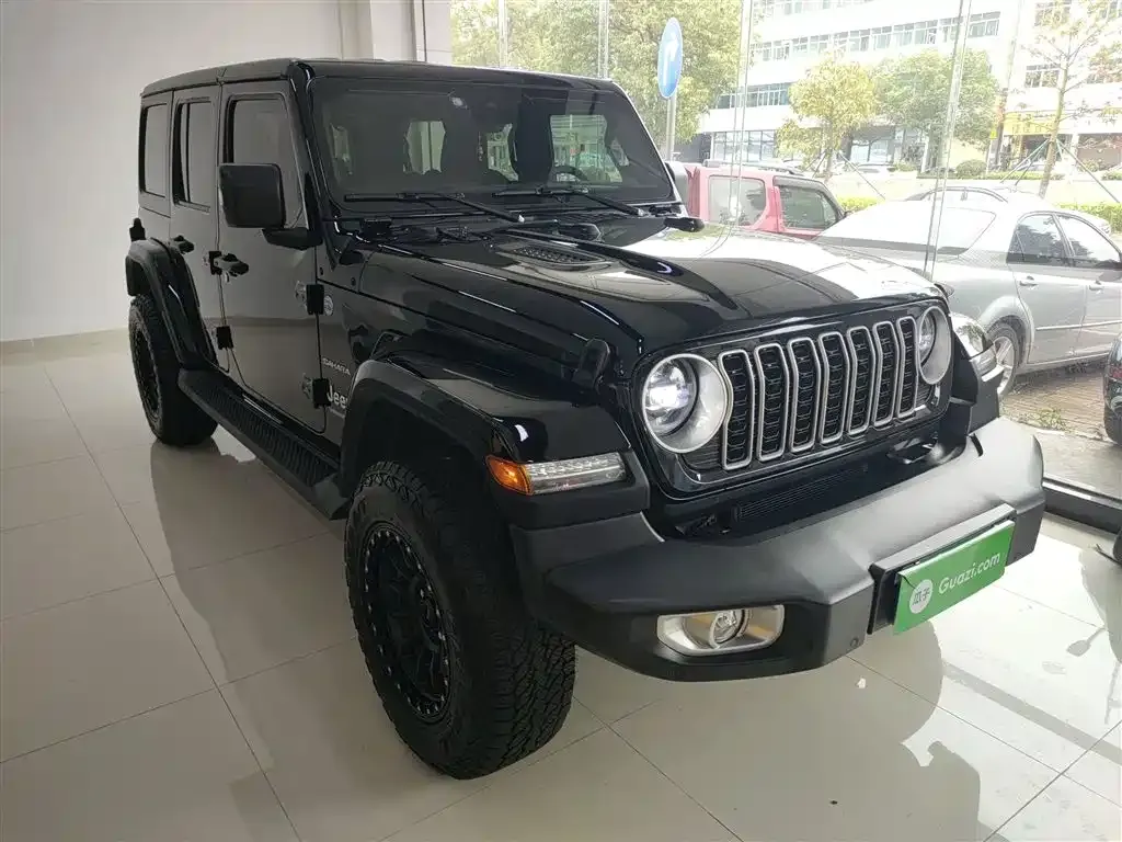 Jeep Wrangler 2023 из CN, фото 4