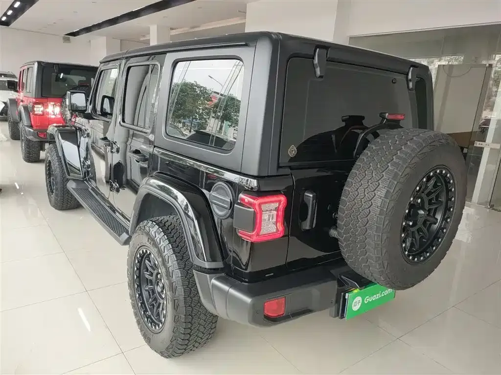Jeep Wrangler 2023 из CN, фото 5