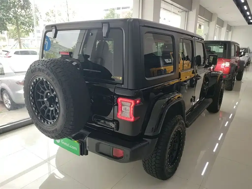 Jeep Wrangler 2023 из CN, фото 7