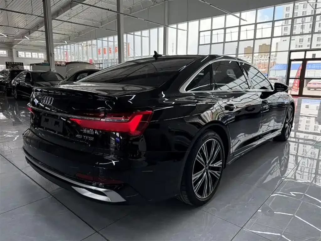 Audi A6L 2023 из CN, фото 10