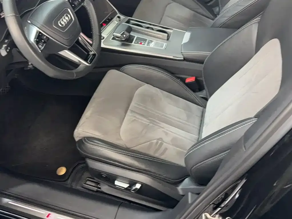 Audi A6L 2023 из CN, фото 8