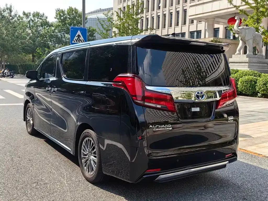 Toyota Alphard 2022 из CN, фото 3