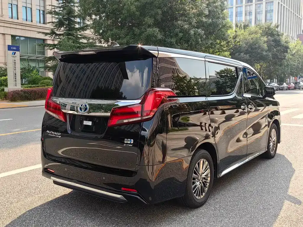 Toyota Alphard 2022 из CN, фото 5