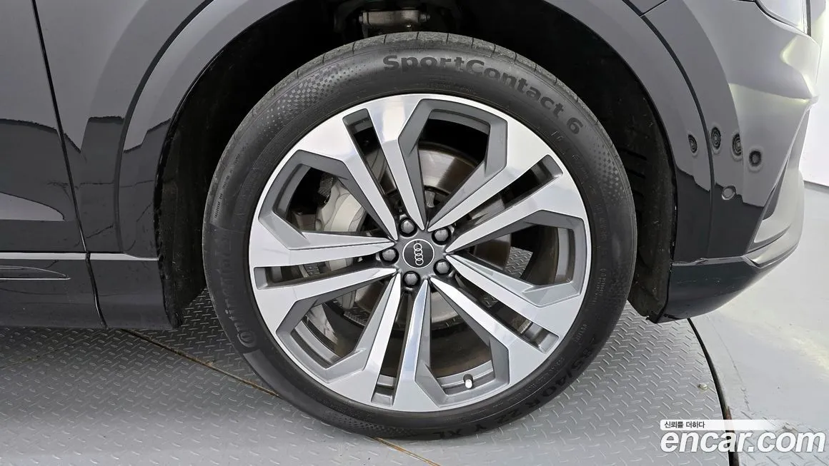 Audi Q8 2023 из KR, фото 5