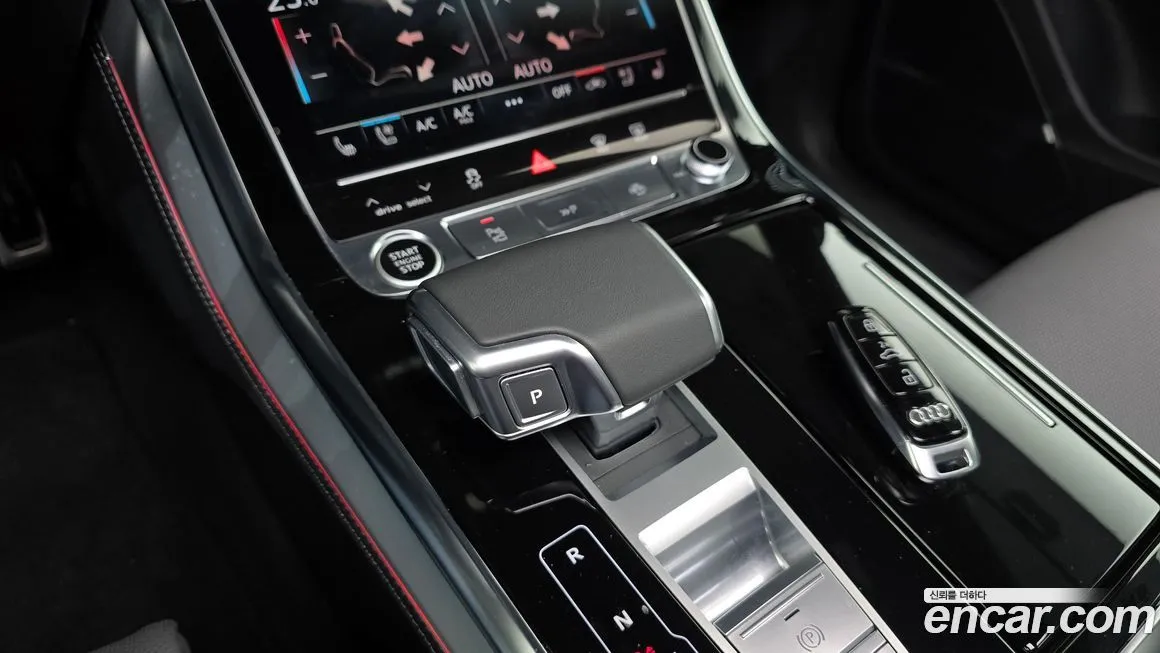 Audi Q8 2023 из KR, фото 9
