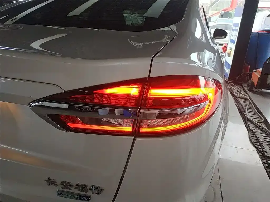 Ford Mondeo 2021 из CN, фото 8