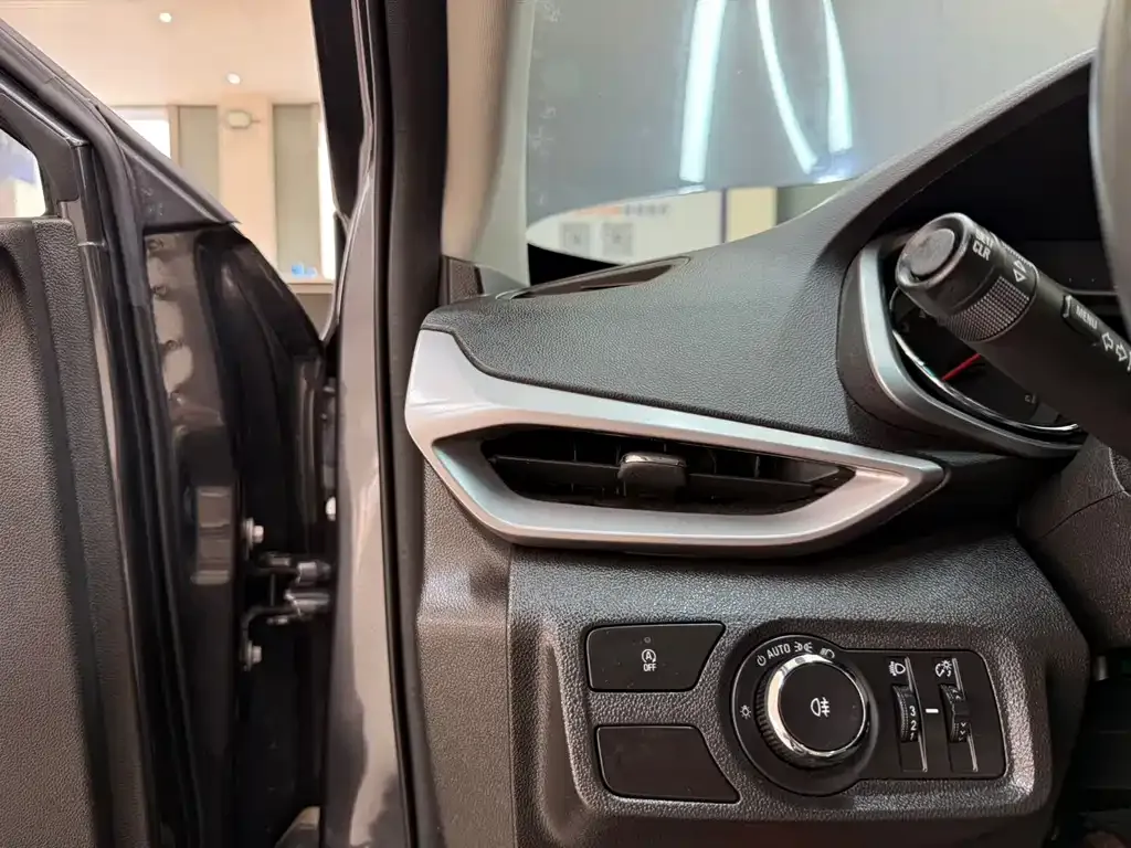 Chevrolet Volando 2023 из CN, фото 9