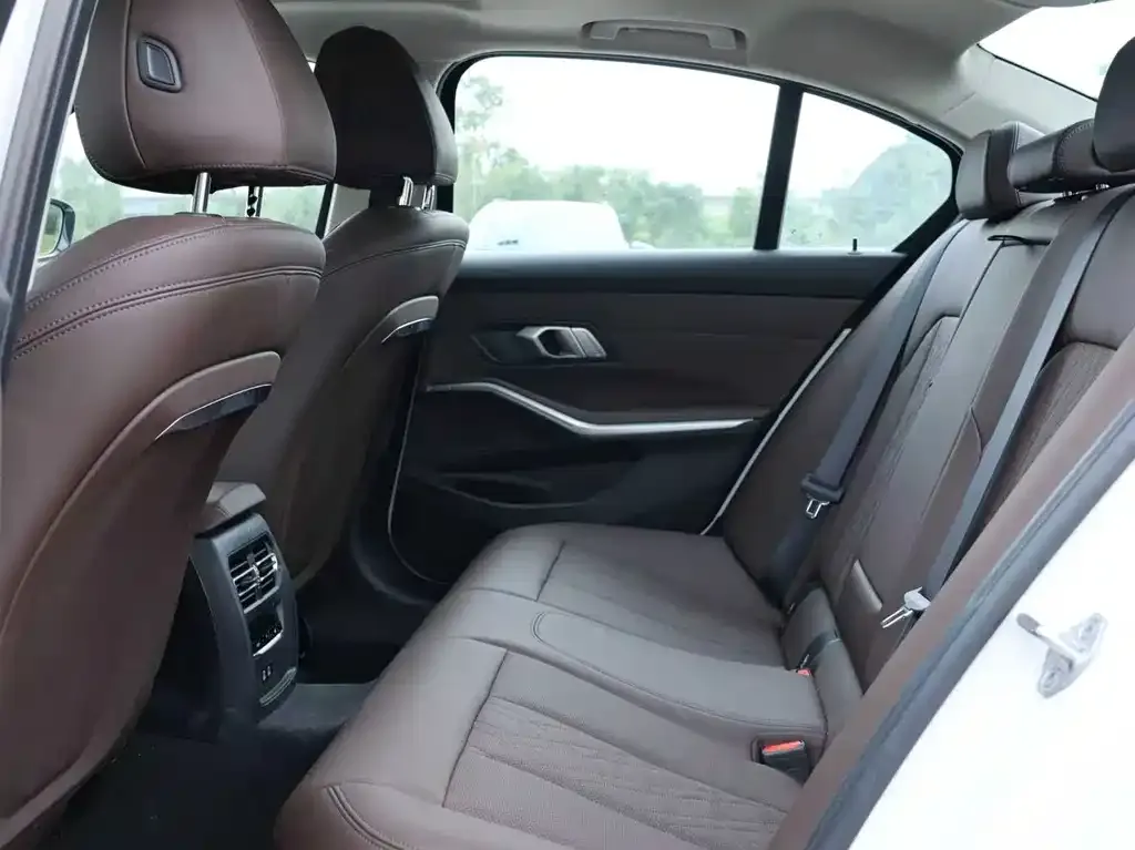 BMW 3 Series 2025 из CN, фото 10