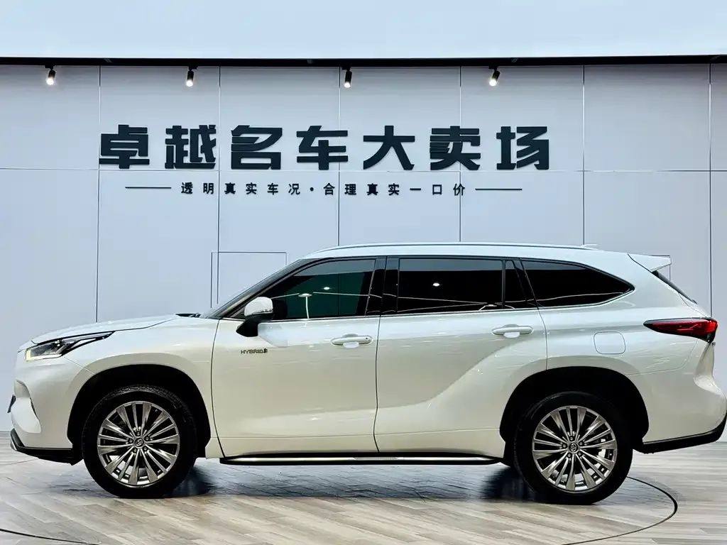 Toyota Highlander — фото 4