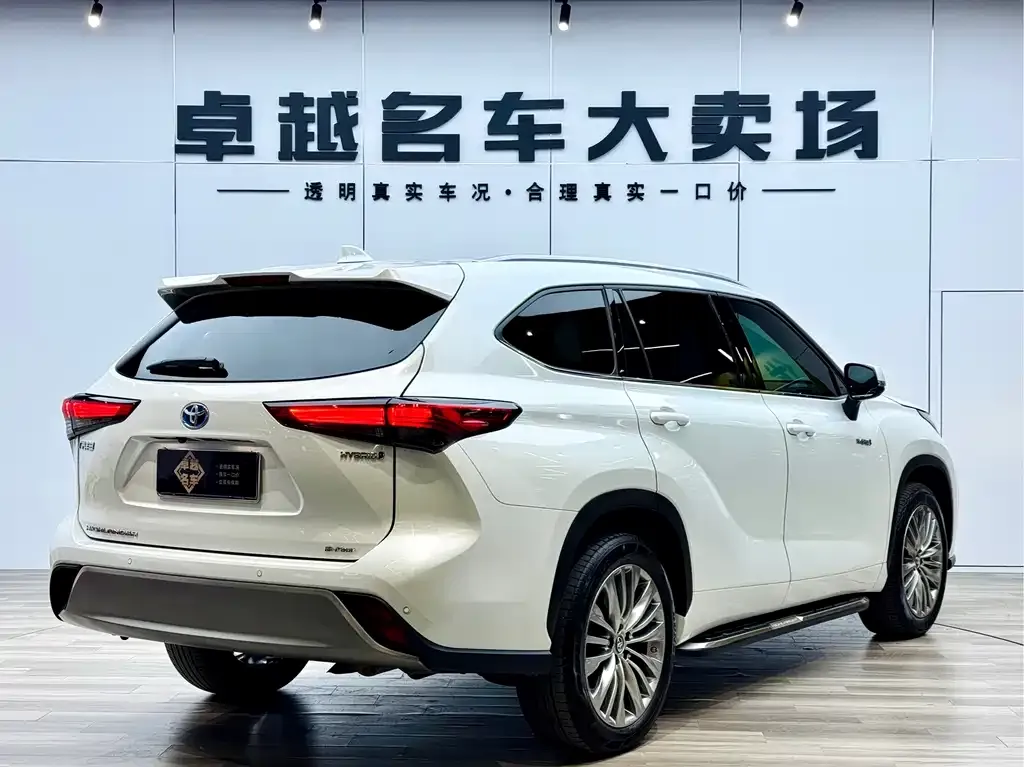 Toyota Highlander — фото 7