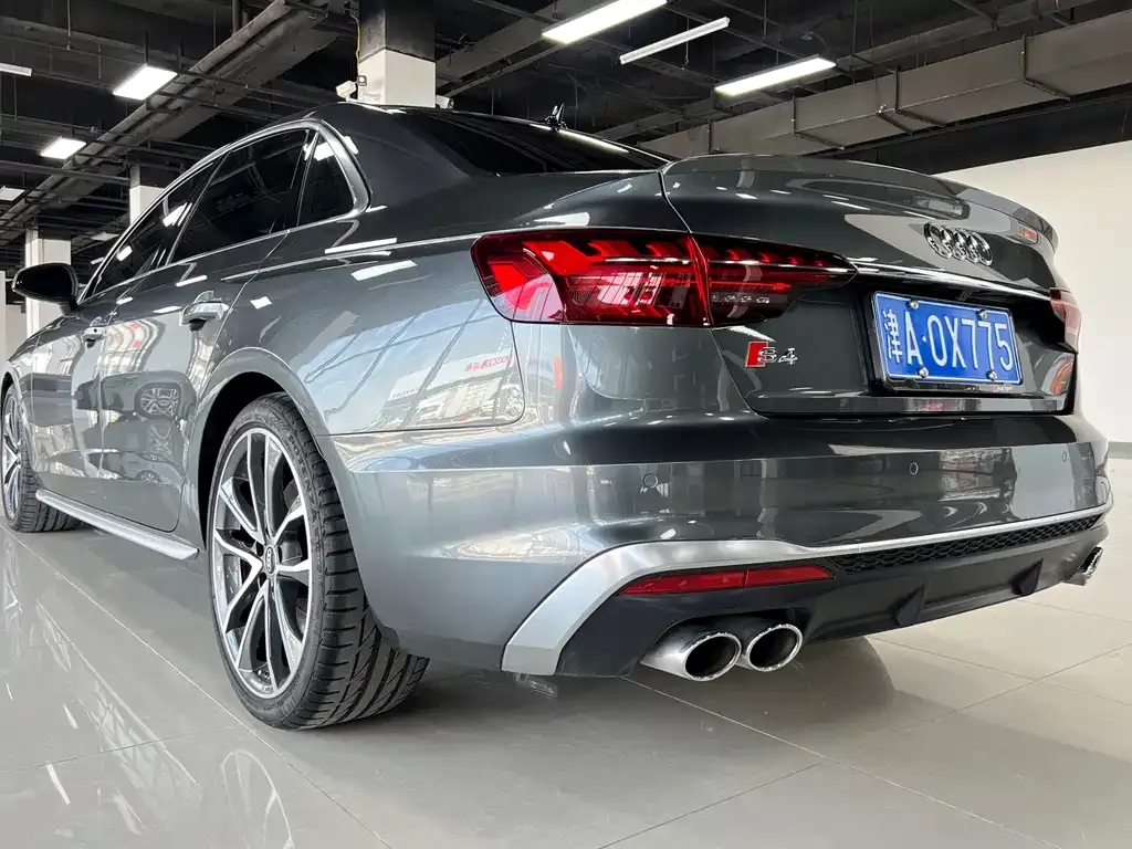 Audi S4 — фото 6