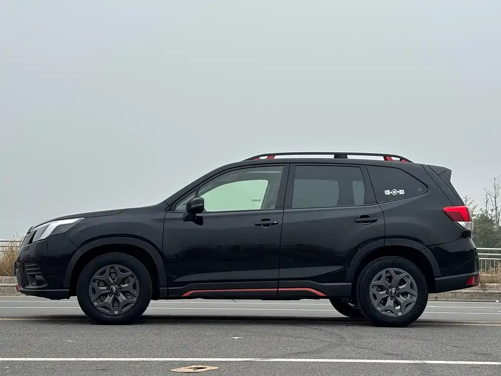 Subaru Forester 2023 из CN, фото 4