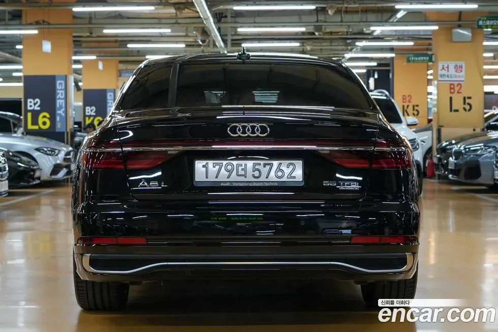 Audi A8 — фото 4