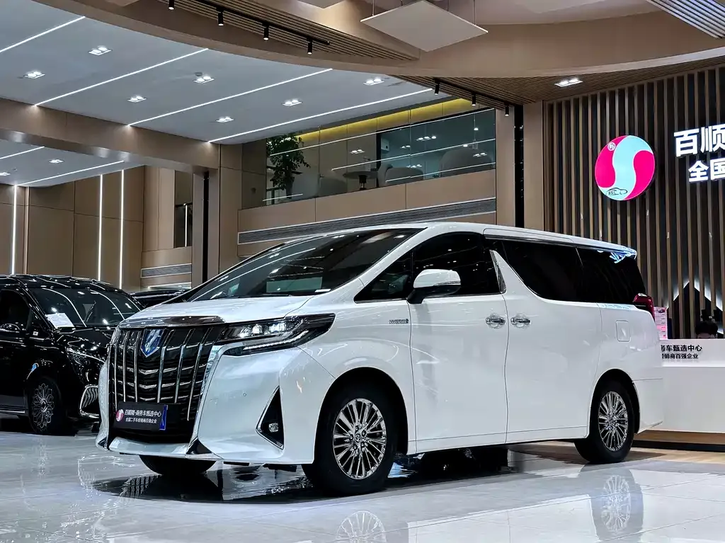 Toyota Alphard 2023 из CN, фото 1