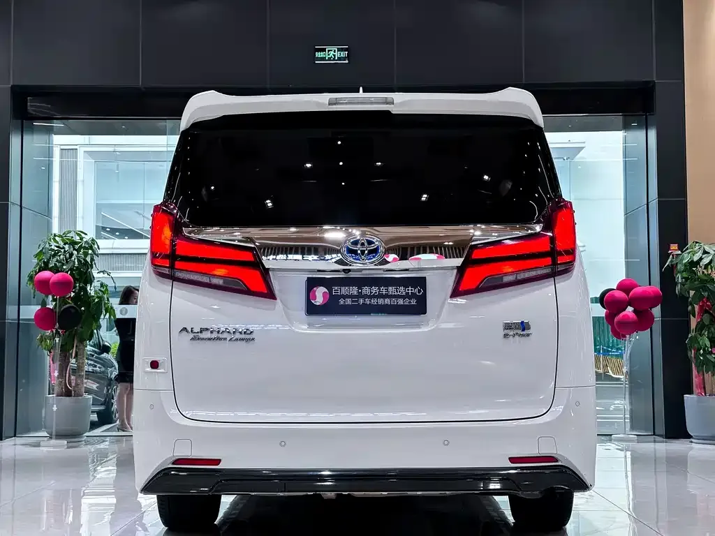 Toyota Alphard 2023 из CN, фото 5