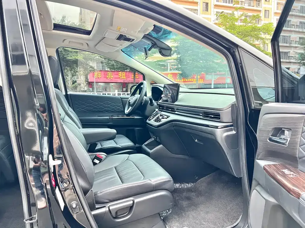 Honda Elysion 2023 из CN, фото 8