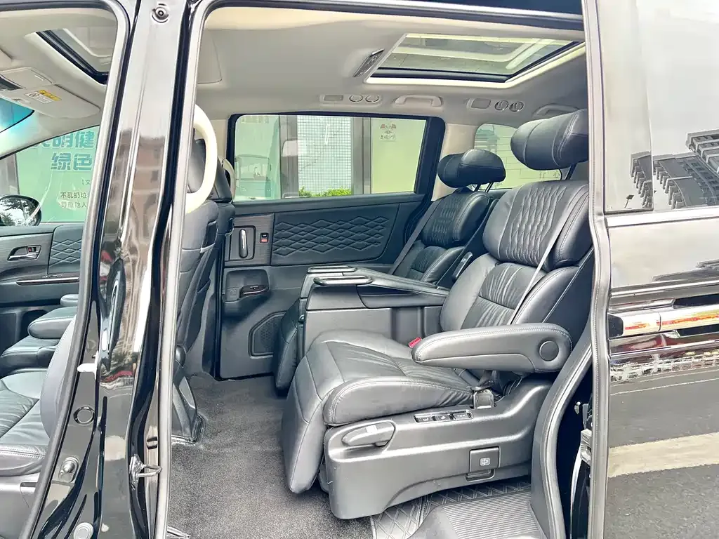 Honda Elysion 2023 из CN, фото 9
