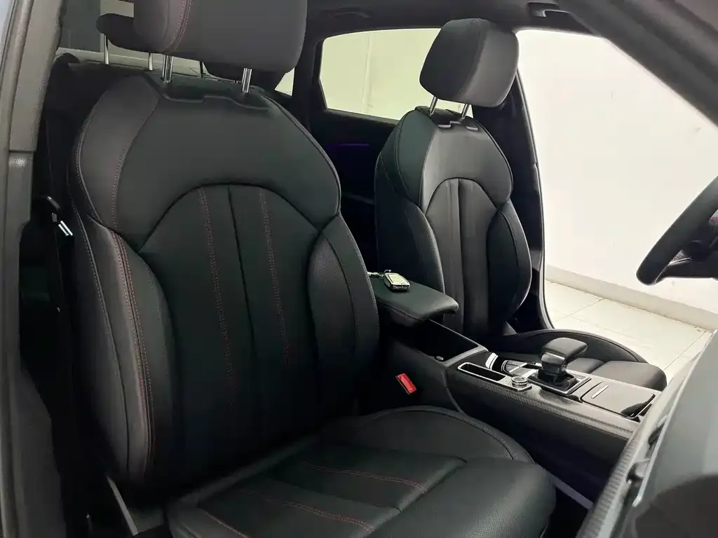 Audi A4L 2022 из CN, фото 5
