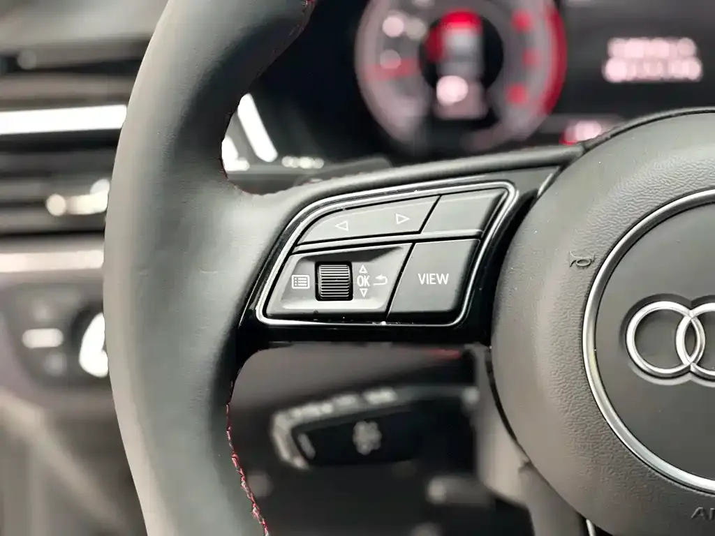 Audi A4L 2022 из CN, фото 9