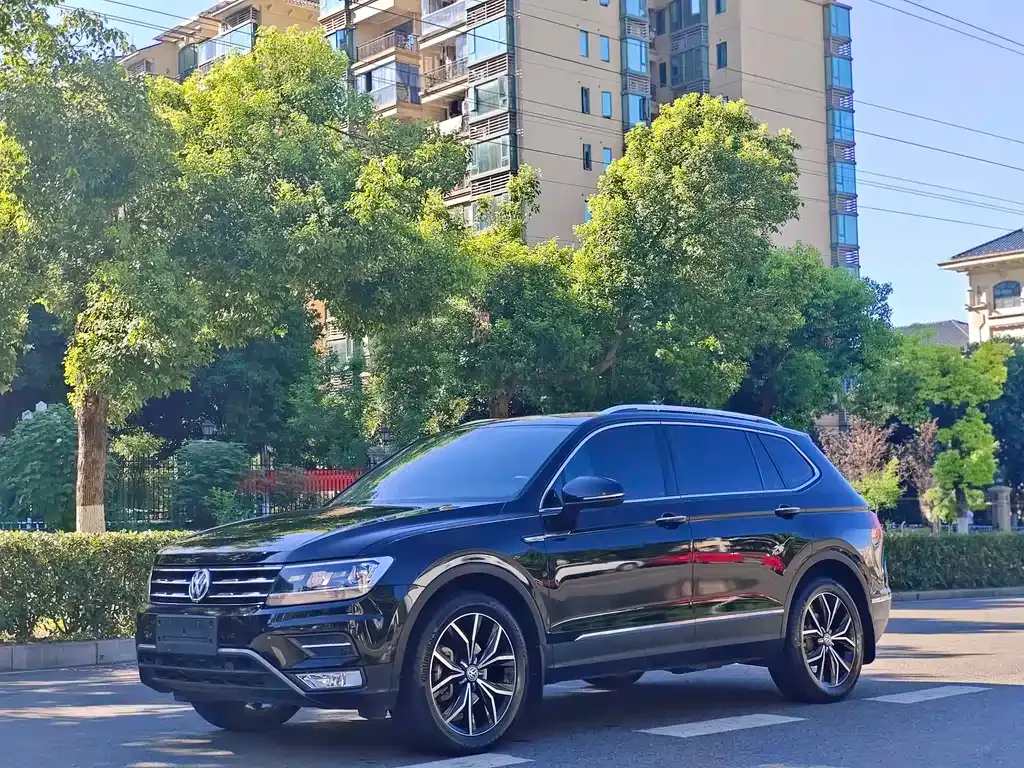 Volkswagen Tiguan L 2021 из CN, фото 2
