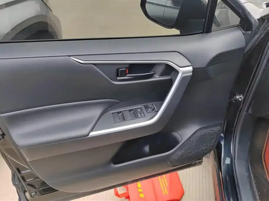 Toyota Wildlander 2022 из CN, фото 7