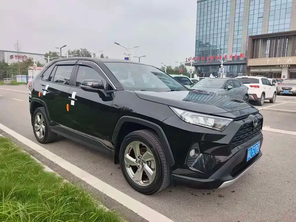 Toyota RAV4 2022 из CN, фото 3
