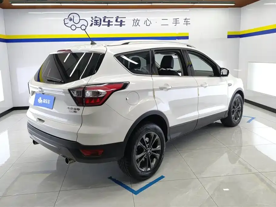Ford Kuga 2021 из CN, фото 3