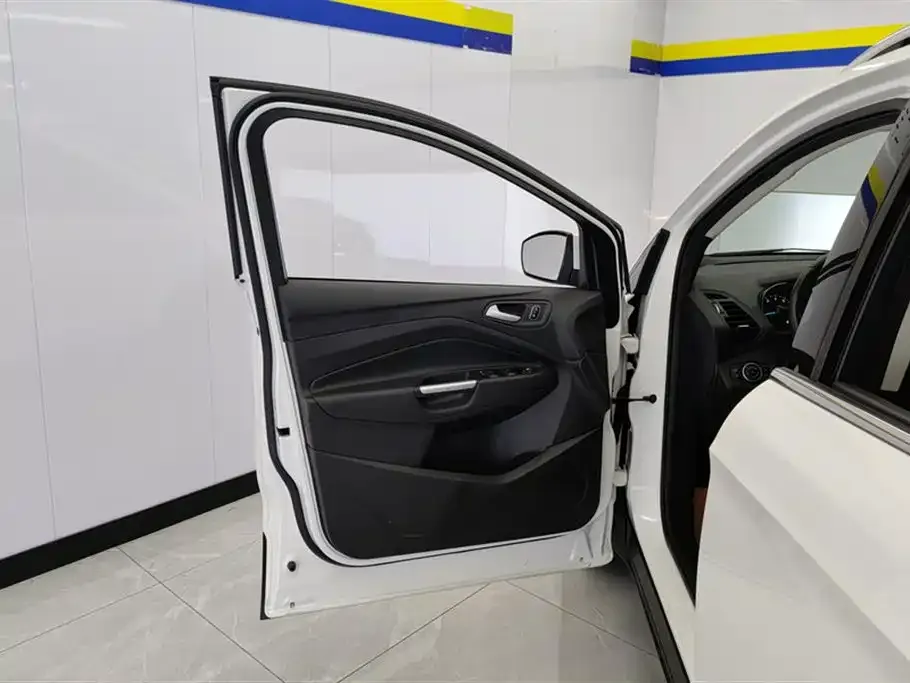 Ford Kuga 2021 из CN, фото 7