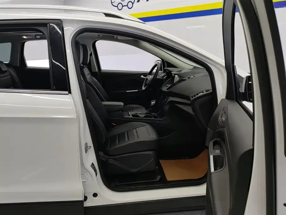 Ford Kuga 2021 из CN, фото 8