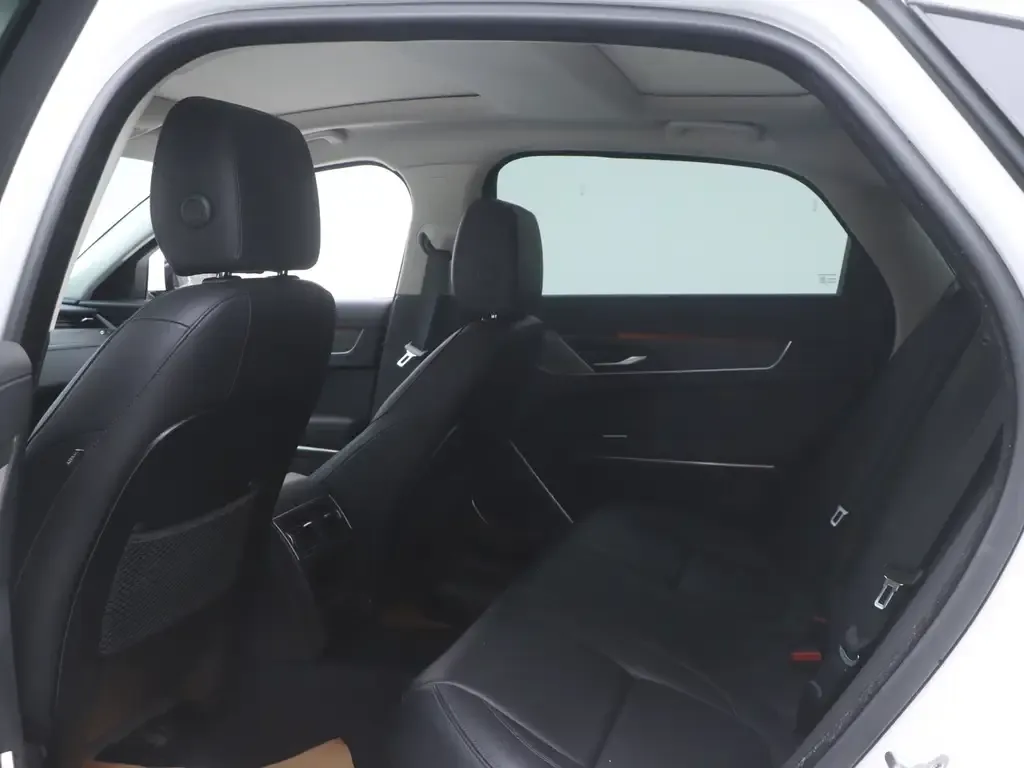 Jaguar XFL 2022 из CN, фото 10