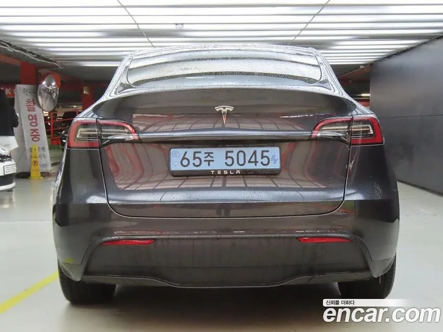 Tesla Model Y — фото 4