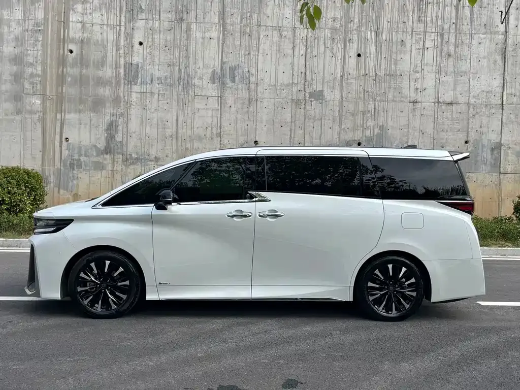 Toyota Vellfire 2024 из CN, фото 4