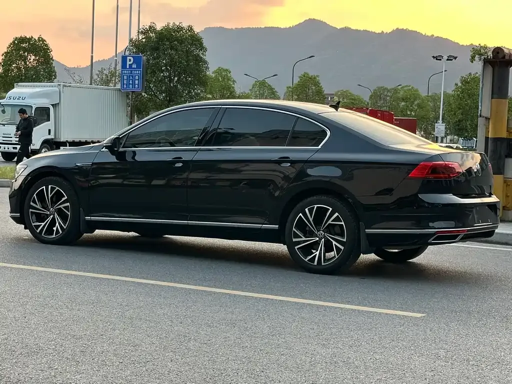Volkswagen Magotan 2022 из CN, фото 9