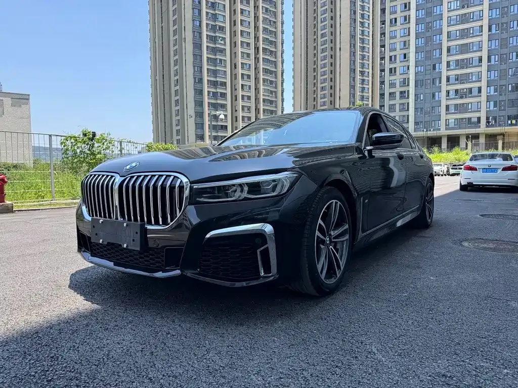 BMW 7 Series 2023 из CN, фото 1