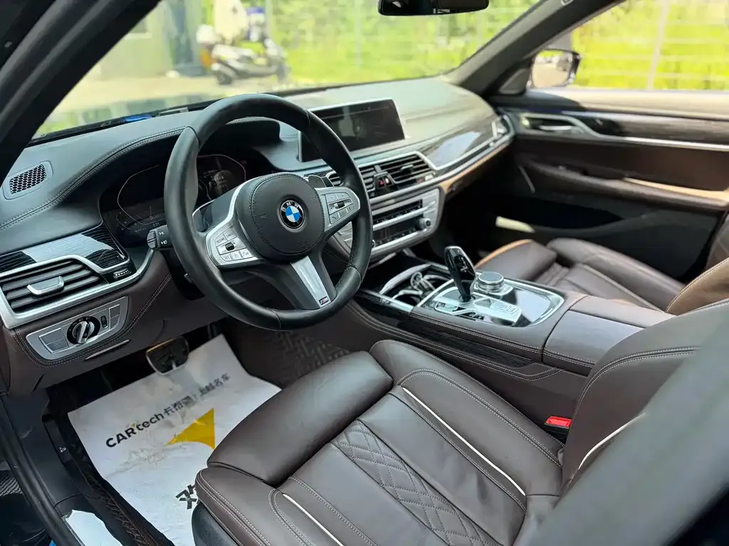 BMW 7 Series 2023 из CN, фото 10