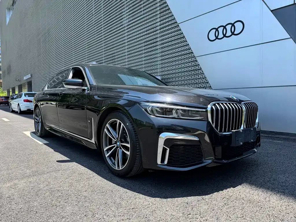 BMW 7 Series 2023 из CN, фото 3