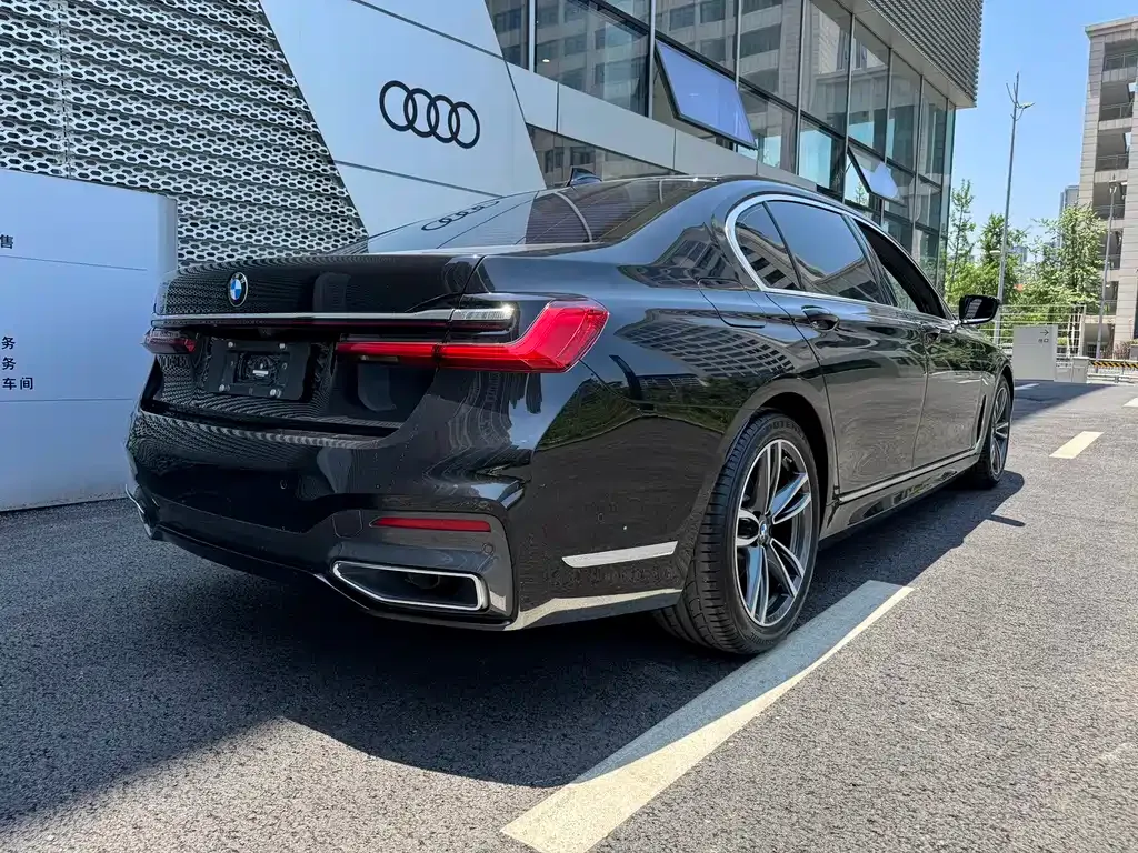 BMW 7 Series 2023 из CN, фото 4