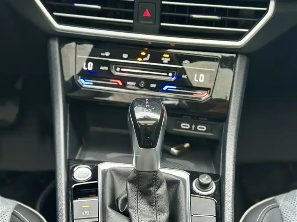 Volkswagen Sagitar 2023 из CN, фото 7