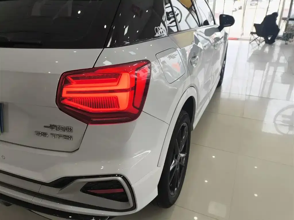 Audi Q2L 2023 из CN, фото 8